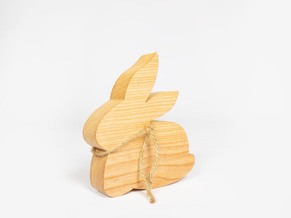Osterhase aus Eschenholz